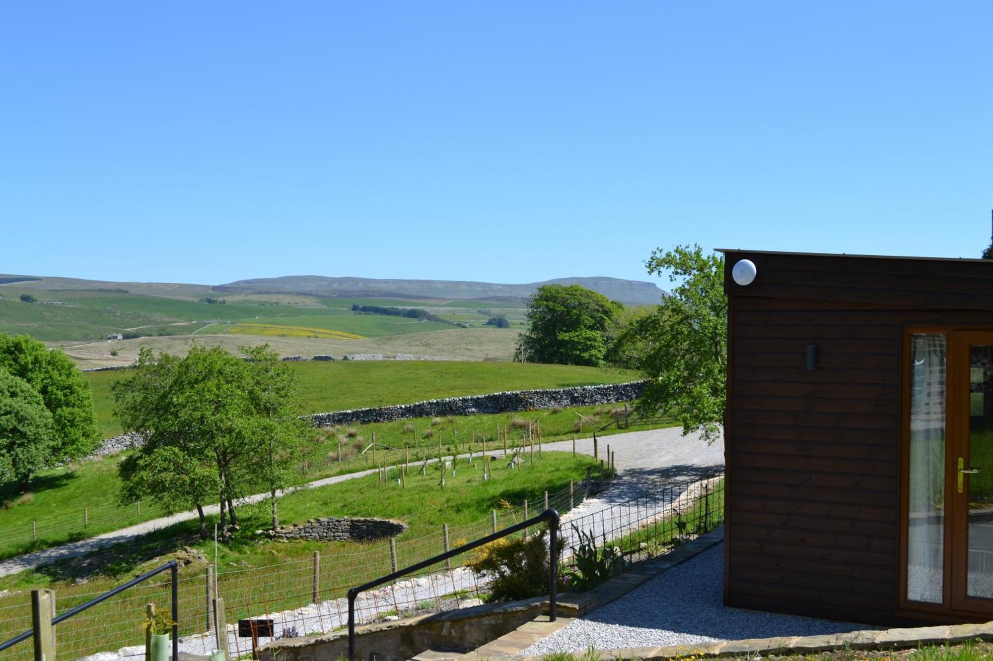 The Warren Lodge Cabin At Ashes Farm, Near Settle Exterior photo